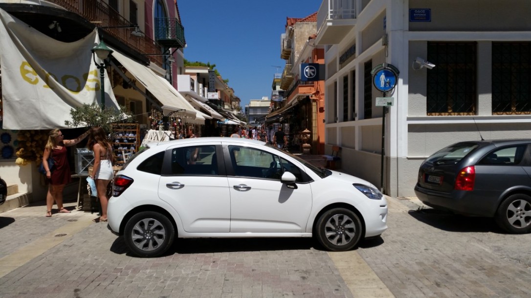 thumbnail_180811 CAR PARKING IN LITHOSTROTO 1